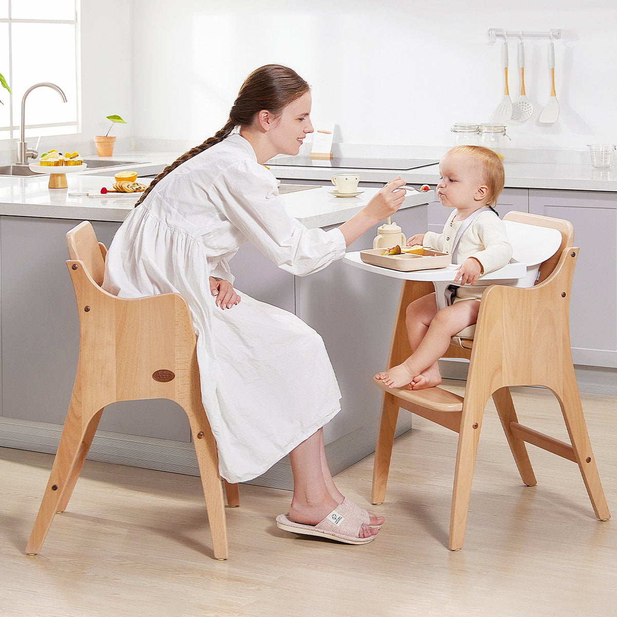 Byron High Chair V23 (with seat insert and harness)