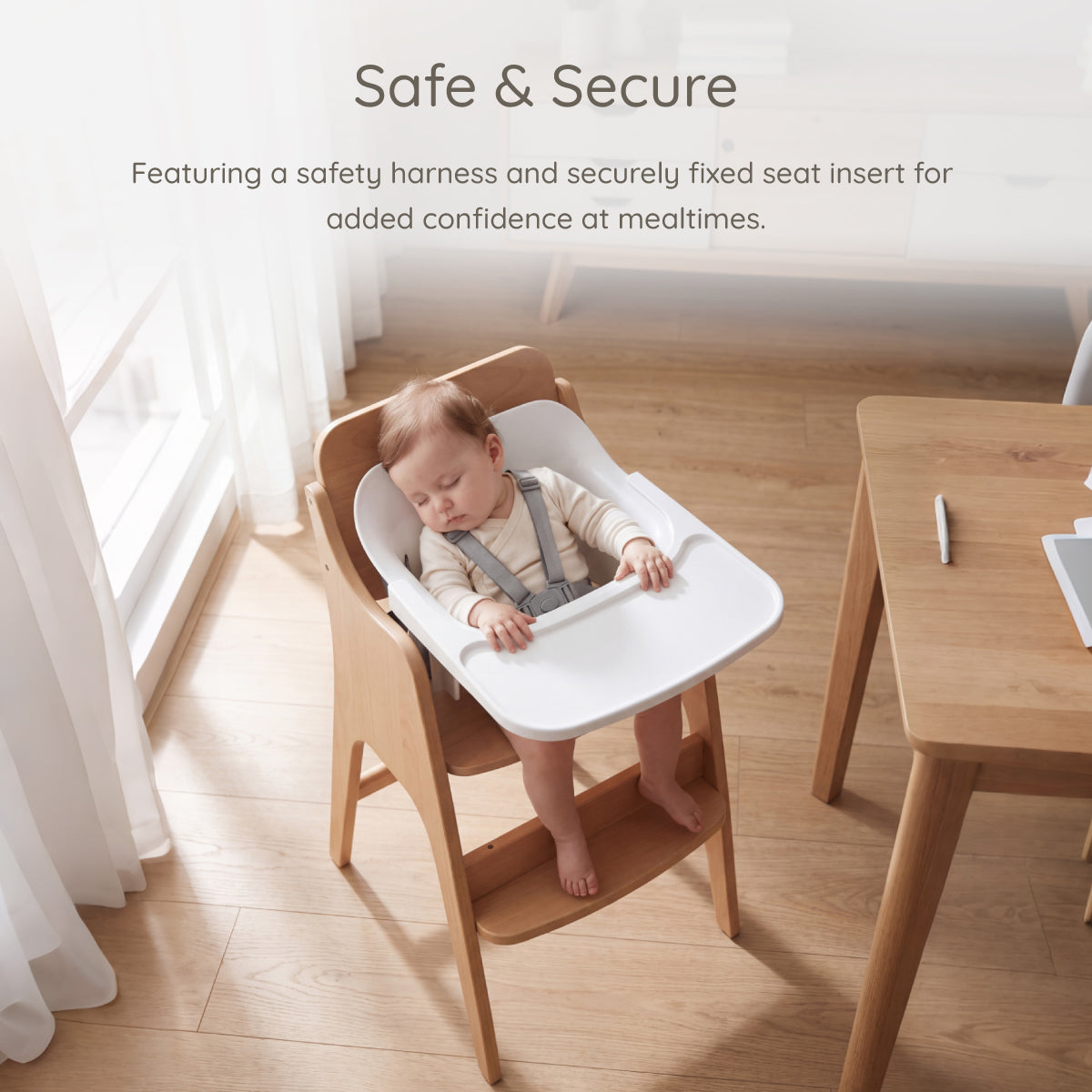 Byron High Chair V23 (with seat insert and harness)