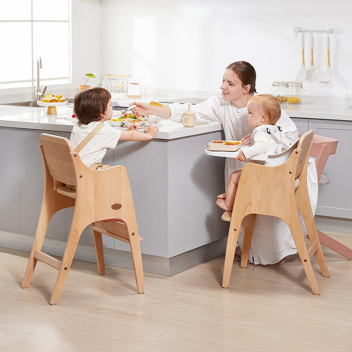 High chair that sits at outlet table