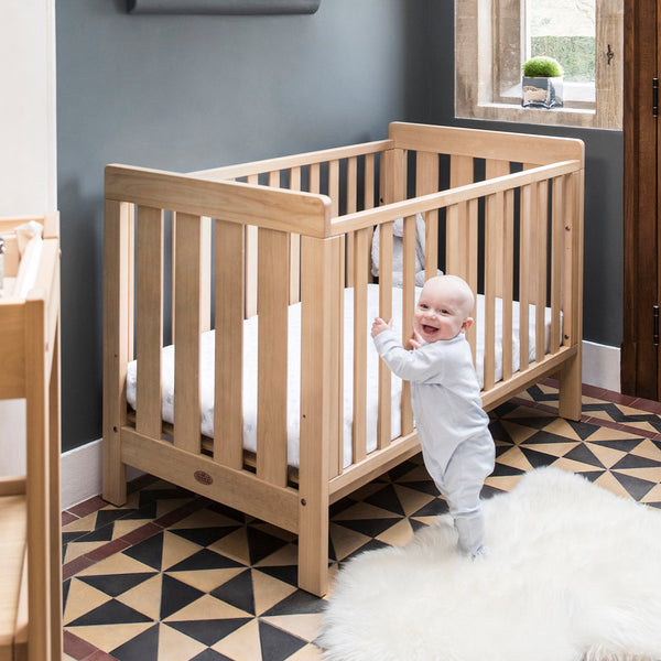 Cot bed outlet for newborn