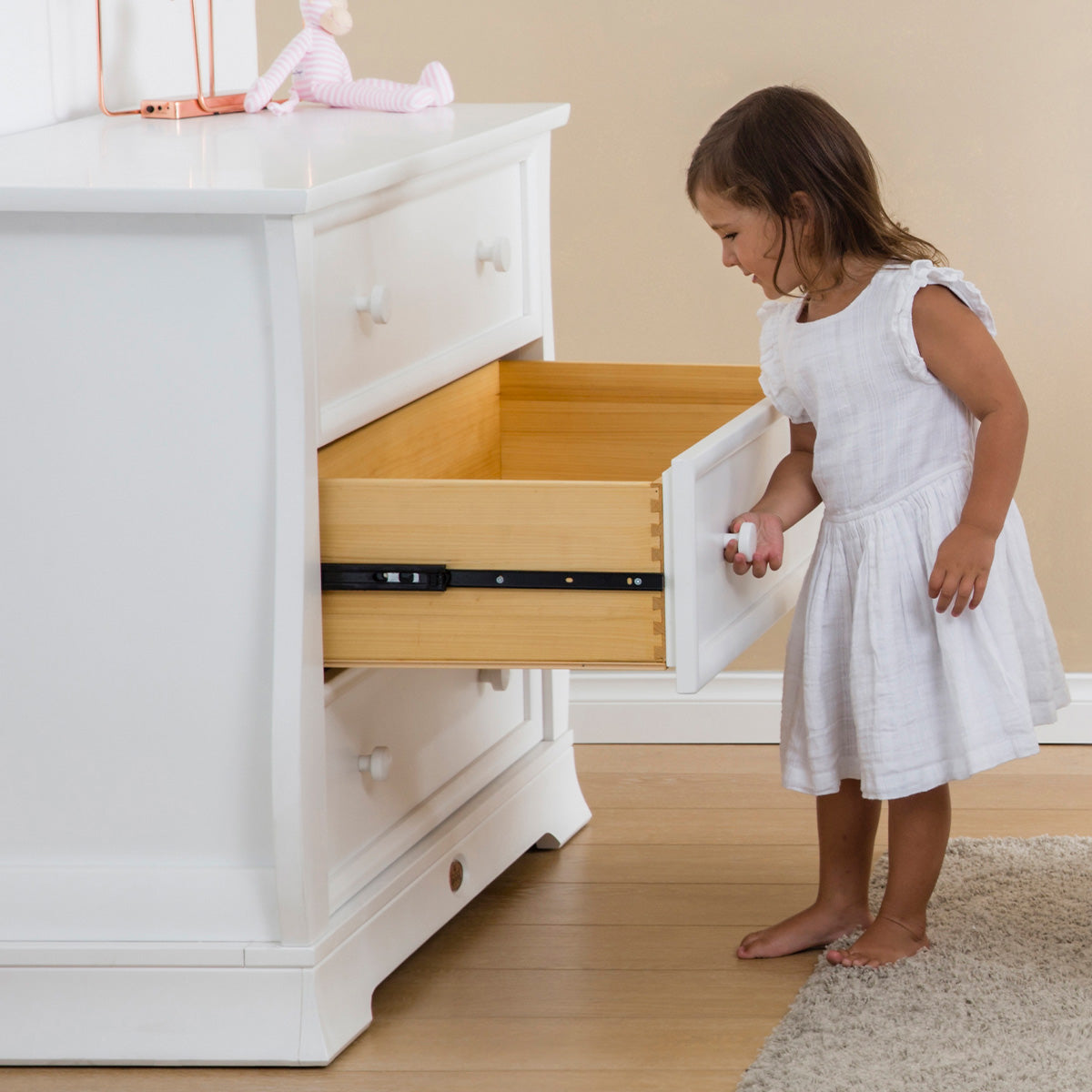 Sleigh 3 Drawer Dresser - (WAREHOUSE COLLECTION ONLY) (Clearance)
