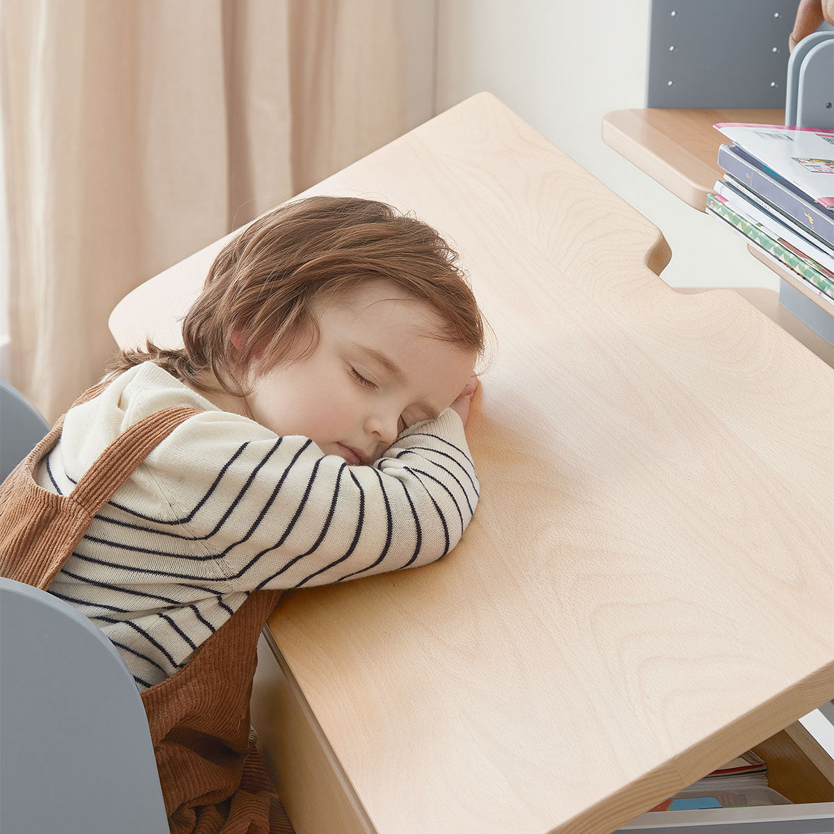 Boori Ergonomic Desk (118cm) with Pegboard Hutch Package