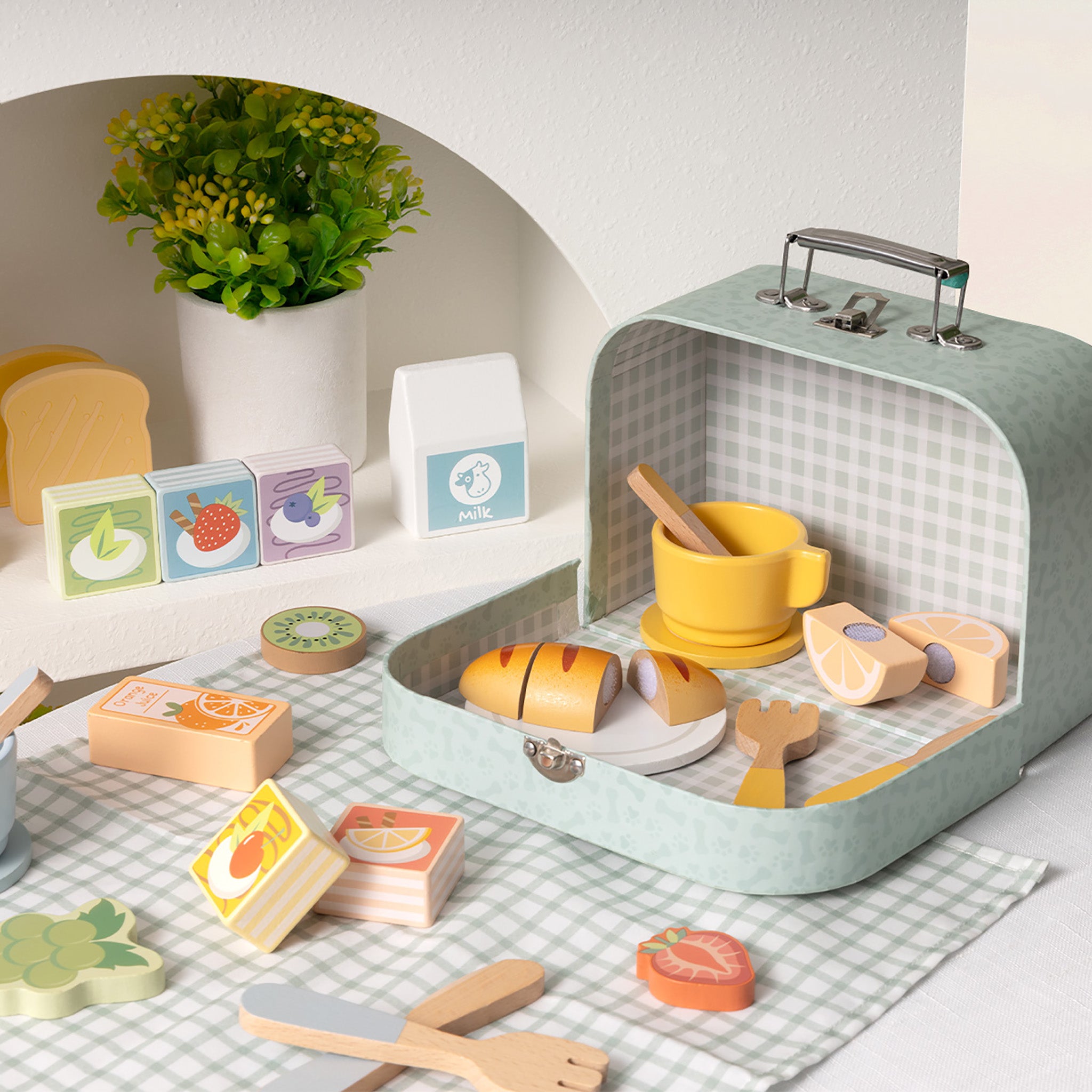 Tooky Toy Picnic Basket Set
