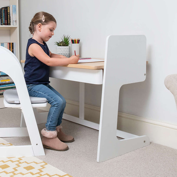 Neat Study Desk